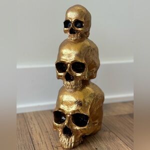 Gold Skull Trio Tower 🖤🖤🖤 Halloween Decor